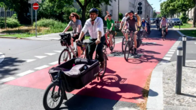 Fahrradstraße Togostraße eröffnet: Lückenschluss in Berlin-Wedding