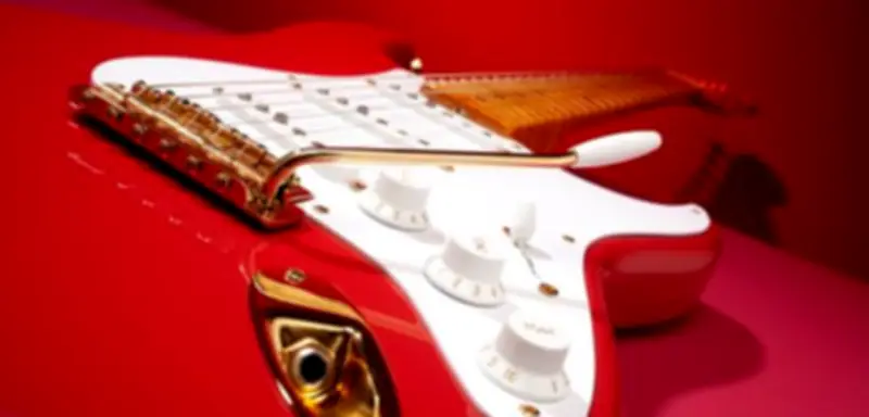 Fender vs. Gitarrenbauer: Ist die Stratocaster Kunst oder Industriedesign?