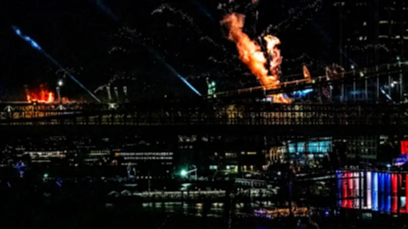 Feuer auf Brooklyn Bridge: Feuerwerk löst Brände am 250. US-Geburtstag aus