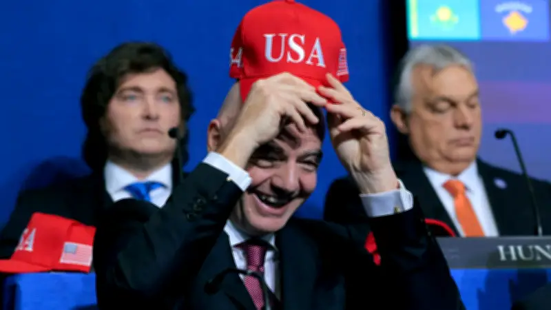 FIFA-Chef Infantino: Rote Karte nach Trump-Einfluss?