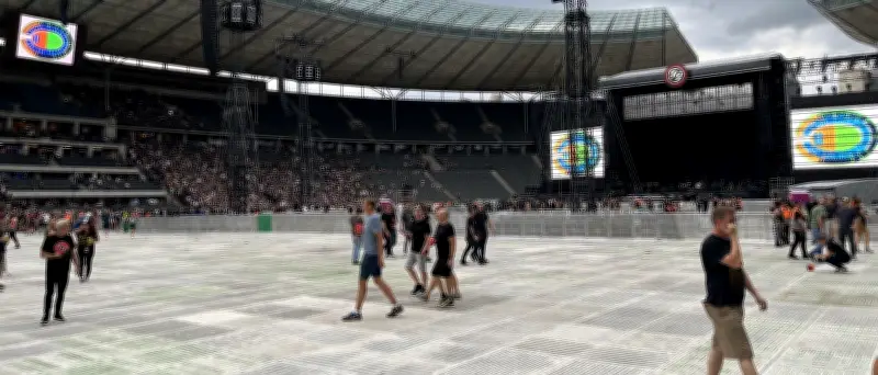 Foo-Fighters-Konzert in Berlin wegen Gewitterwarnung kurzzeitig geräumt