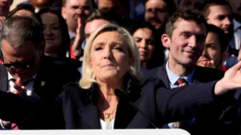 Frankreich-Urteil: Le Pen zu Haft verurteilt – darf sie 2027 trotzdem antreten?