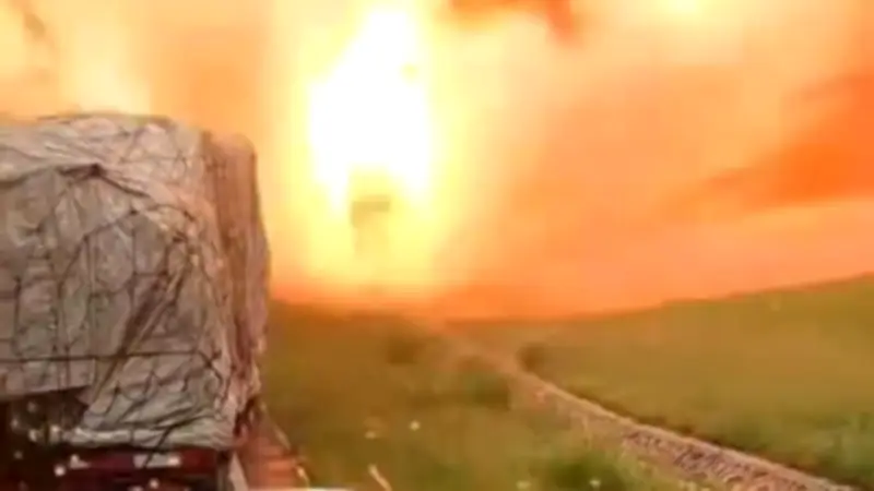 Gigantischer Feuerball: Lkw-Explosion mit Ammoniumnitrat fordert mehrere Todesopfer