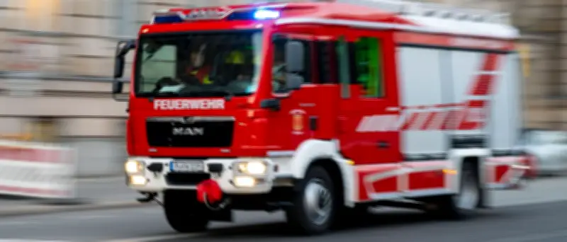 Großbrand in Oranienburg: Produktionshalle steht in Flammen