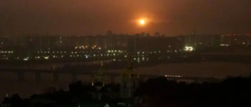 Heftige russische Luftangriffe auf ukrainische Städte: Kiew getroffen