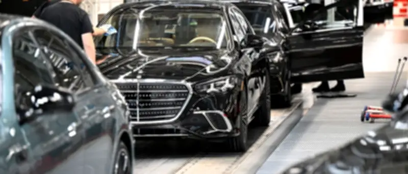 IG Metall ruft zu Protesten bei Mercedes auf: Sparkurs verschärft