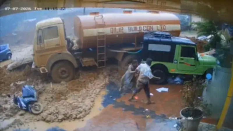 Indien: Erdrutsch schiebt Tanker auf Menschenmenge zu