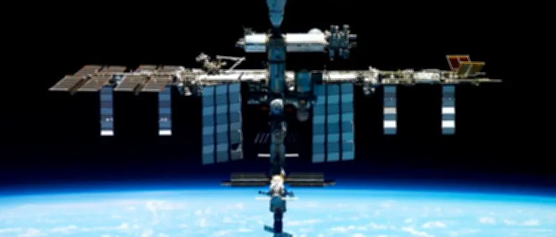 ISS-Reparatur: Astronauten tauschen Gelenk an Roboterarm aus