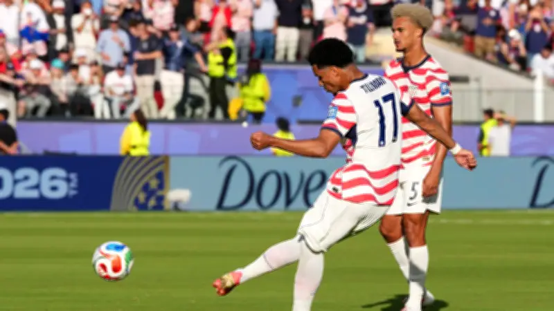 Malik Tillman schießt USA mit Freistoß-Tor ins Achtelfinale