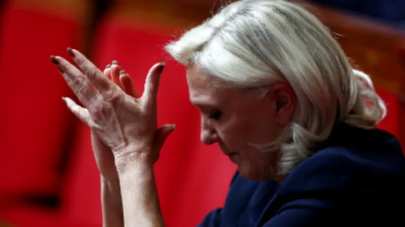 Marine Le Pen schließt Kandidatur bei Fußfessel aus