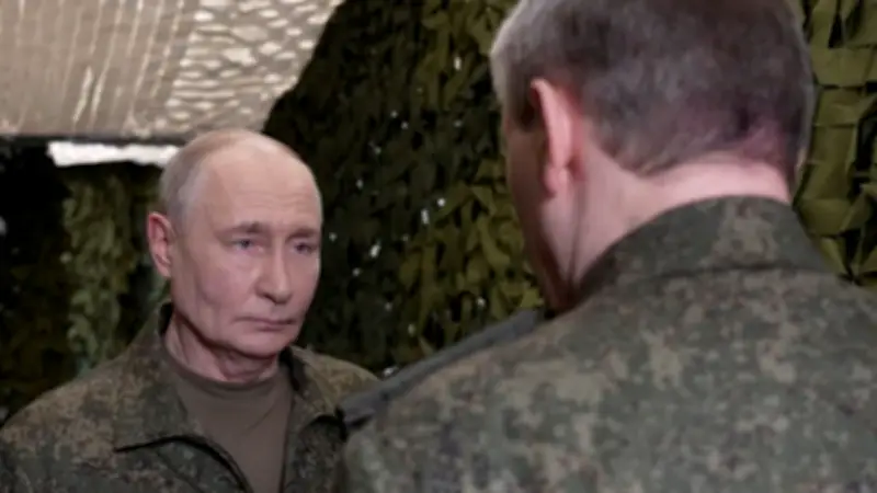 Müder Putin in Uniform: Kreml-Video sorgt für Spott und Zweifel