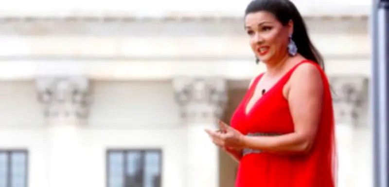 Opernstar Netrebko sagt Auftritte wegen Erschöpfung ab
