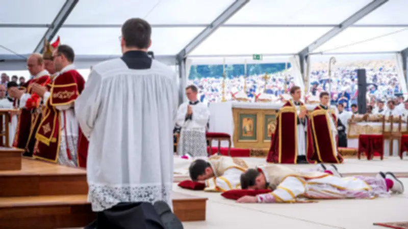 Papst Leo verbannt Bruderschaft nach verbotener Bischofsweihe aus Kirche
