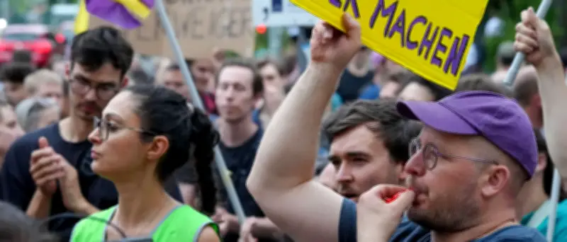 Protest gegen geplantes Vergesellschaftungsverbot vor SPD-Zentrale