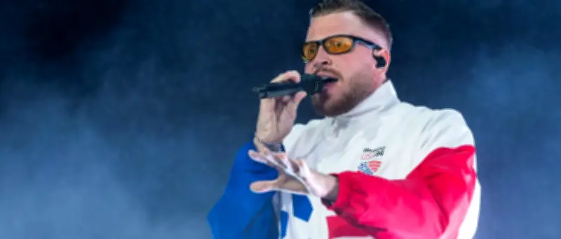 Rapper Finch: Kritik an Politik und Ost-West-Ungleichheit auf der Bühne