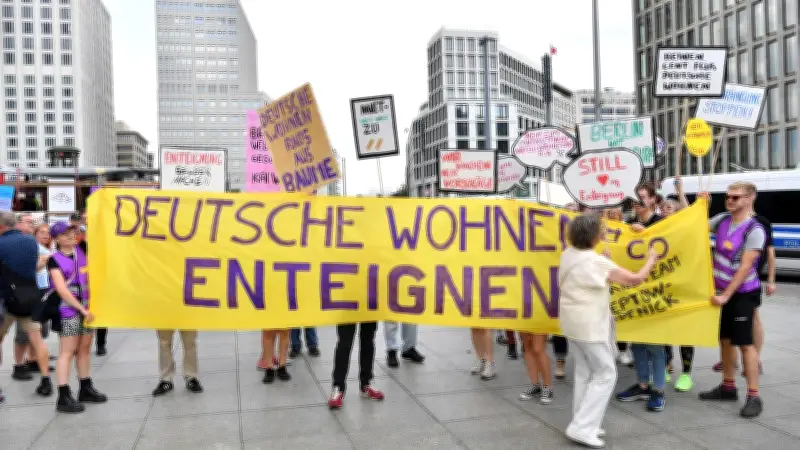 Schlechte Woche für Wegner: Regen, Umfrage-Tief und Vergesellschaftungsverbot