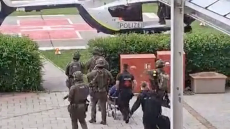 SEK-Einsatz in Bayern: Rollstuhlfahrer mit Maschinenpistolen eskortiert