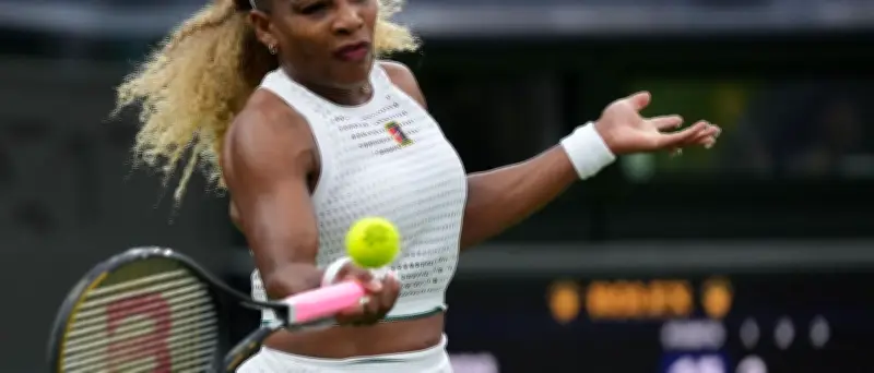 Serena Williams sagt Doppel in Wimbledon wegen Knieverletzung ab