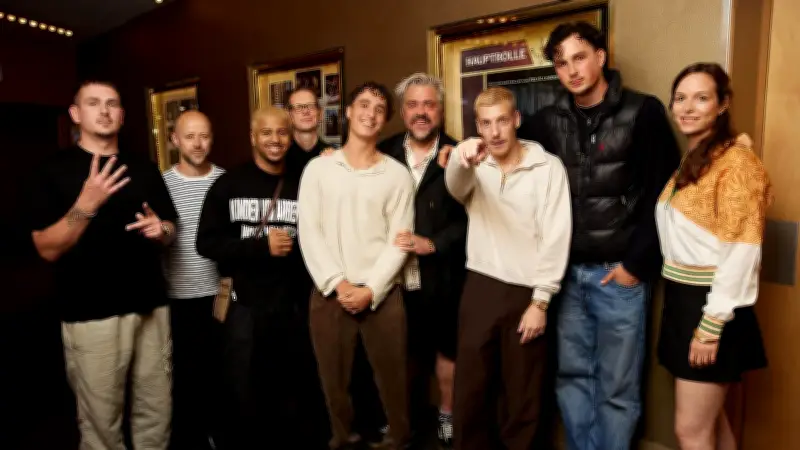 „Sonne und Beton“-Team feiert Reunion im Zoo Palast
