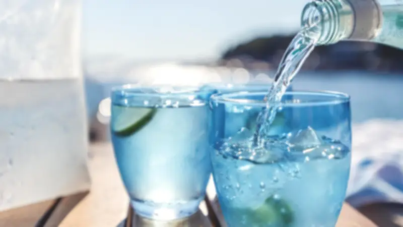 Stilles Wasser oder Sprudel? Expertin rät zu Verzicht auf eine Sorte