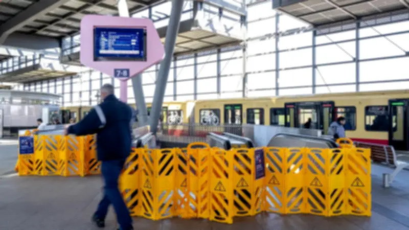 Student bietet defekte Rolltreppen am Berliner Südkreuz bei Kleinanzeigen an