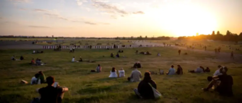 Tempelhofer Feld: Wahlkampf um Bebauung und Wohnungsnot in Berlin