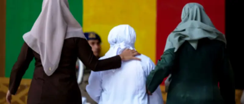 TikTok-Kuss in Indonesien: Paar in Aceh öffentlich ausgepeitscht