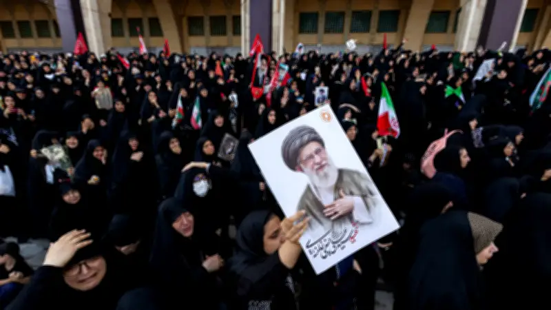Trauerfeier für Chamenei: Mullahs rügen Staatsgäste mit Koranversen