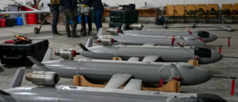 Ukraine greift russische Rüstungsfabrik und Raffinerien an – Wende im Krieg?