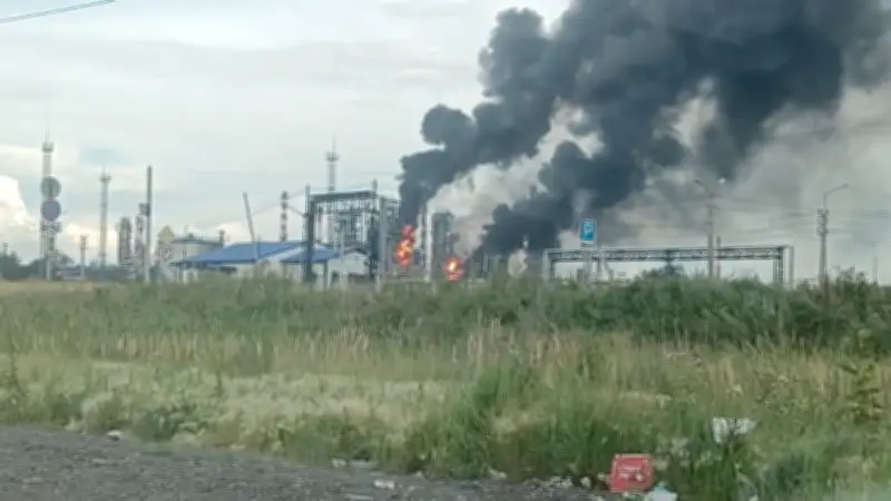 Ukrainische Drohnen greifen erstmals Raffinerie in Omsk an