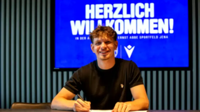 Vom Fan zum Profi: Benno Walter (18) unterschreibt bei Carl Zeiss Jena