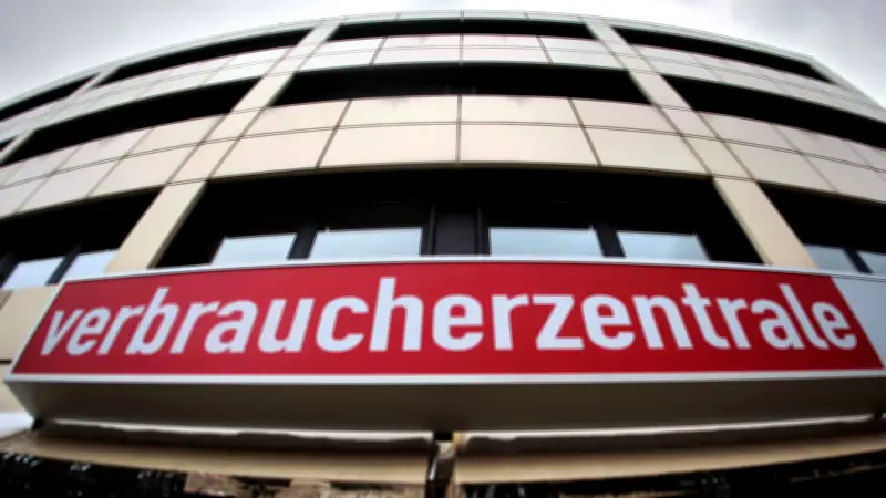 VZBV prüft Sammelklage gegen Airlines wegen einbehaltener Gebühren