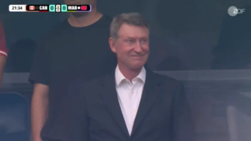 Wayne Gretzky: Eishockey-Legende bei Kanada-WM-Spiel gesichtet