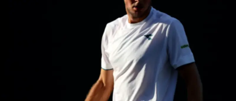Wimbledon: Struffs Match wegen Dunkelheit abgebrochen – Entscheidung am Donnerstag