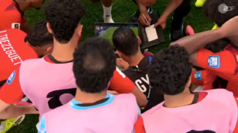 WM-Elfer-Krimi: Ägyptens iPad-Trick mit Mbappé-Video vor Australien-Spiel