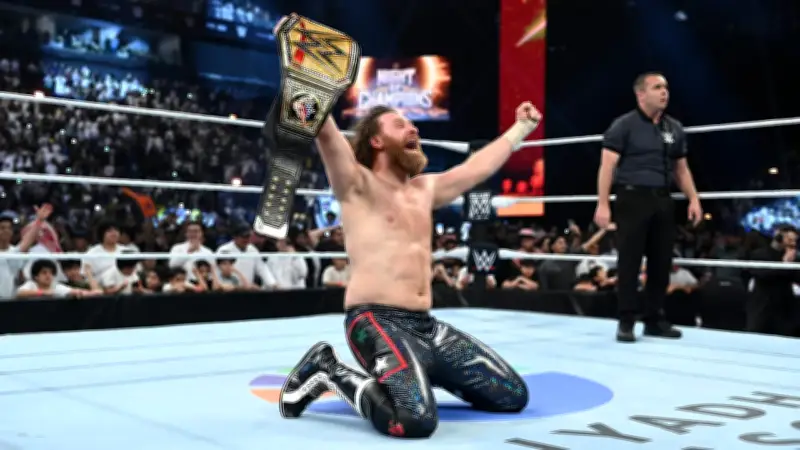 WWE RAW live aus Chicago: Titel-Hammer um Mega-Comeback von CM Punk?