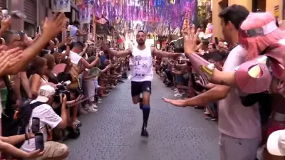High Heels Rennen: Verrückter Sprint in Madrid begeistert Teilnehmer