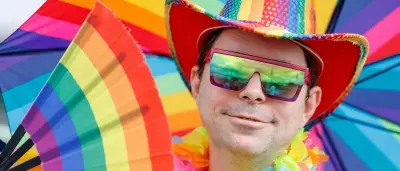 Kölner CSD: „Flirty Flamingo“ kämpft gegen wachsende Queerfeindlichkeit