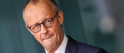 Krankschreibung ab Tag 1: Merz verteidigt, SPD kritisiert – Ärzte warnen vor Überlastung