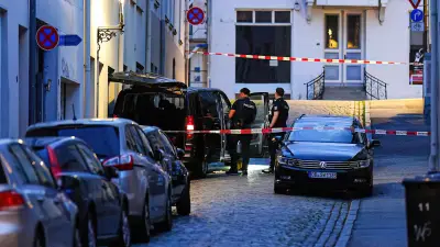 Lübeck: Van erfasst Senioren – Frau tot, Mann in Lebensgefahr
