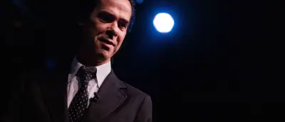 Nick Cave besucht vor Waldbühnen-Konzert das Berliner Kupferstichkabinett