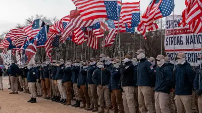 Rechtsextreme Patriot Front marschiert am 250. US-Unabhängigkeitstag in Washington