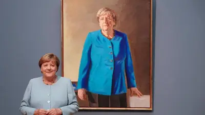 Scholz noch ohne Künstler für Kanzlerporträt – Merkels Gemälde enthüllt
