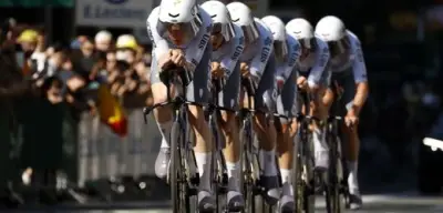 Tour de France 2026: Vingegaard gewinnt Teamzeitfahren in Barcelona