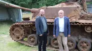 80 Jahre im Sand versteckt: Sturmgeschütz aus Nazi-Zeit auf Flugplatz entdeckt