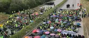 AfD-Parteitag in Erfurt: 15.000 Demonstranten, Blockaden, aber Start wie geplant