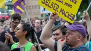 „Deutsche Wohnen & Co enteignen“ protestiert gegen geplantes Verbot