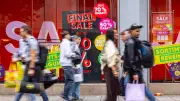 Erster Ministerpräsident fordert Sonntags-Shopping für Einzelhandel