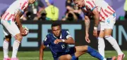 Frankreich zittert sich ins Viertelfinale: Elfmeter entscheidet gegen Paraguay