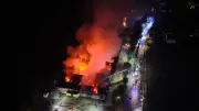 Großbrand in Bayern: Lagerhalle mit tausenden Särgen zerstört